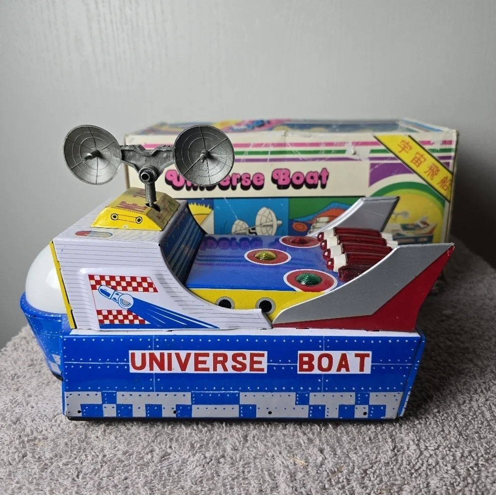 Universe Boat Kids Toy - Blue and Red